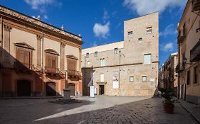 Appartamento Mansardato Nel Cuore Di Palermo - Accesso Terrazza